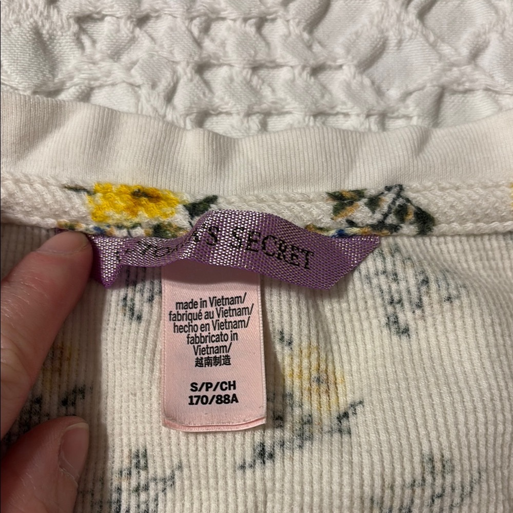 Victoria's Secret women's Pajamas - Cream with Yellow Floral - Picture 2 of 7